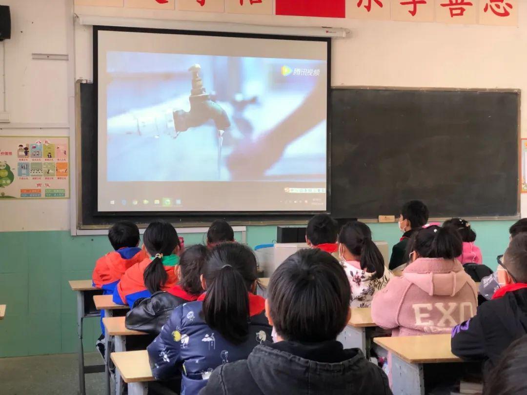 约克:曼联得尽快清洗掉安东尼这样的球员 我不会责怪霍伊伦